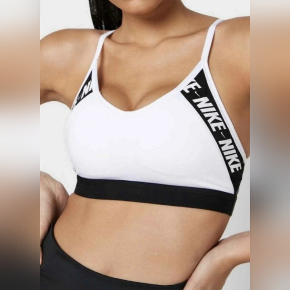 Nike Women's Indy Logo Sports Bra White/ Black Size SMALL, Mesh, CJ0559 New